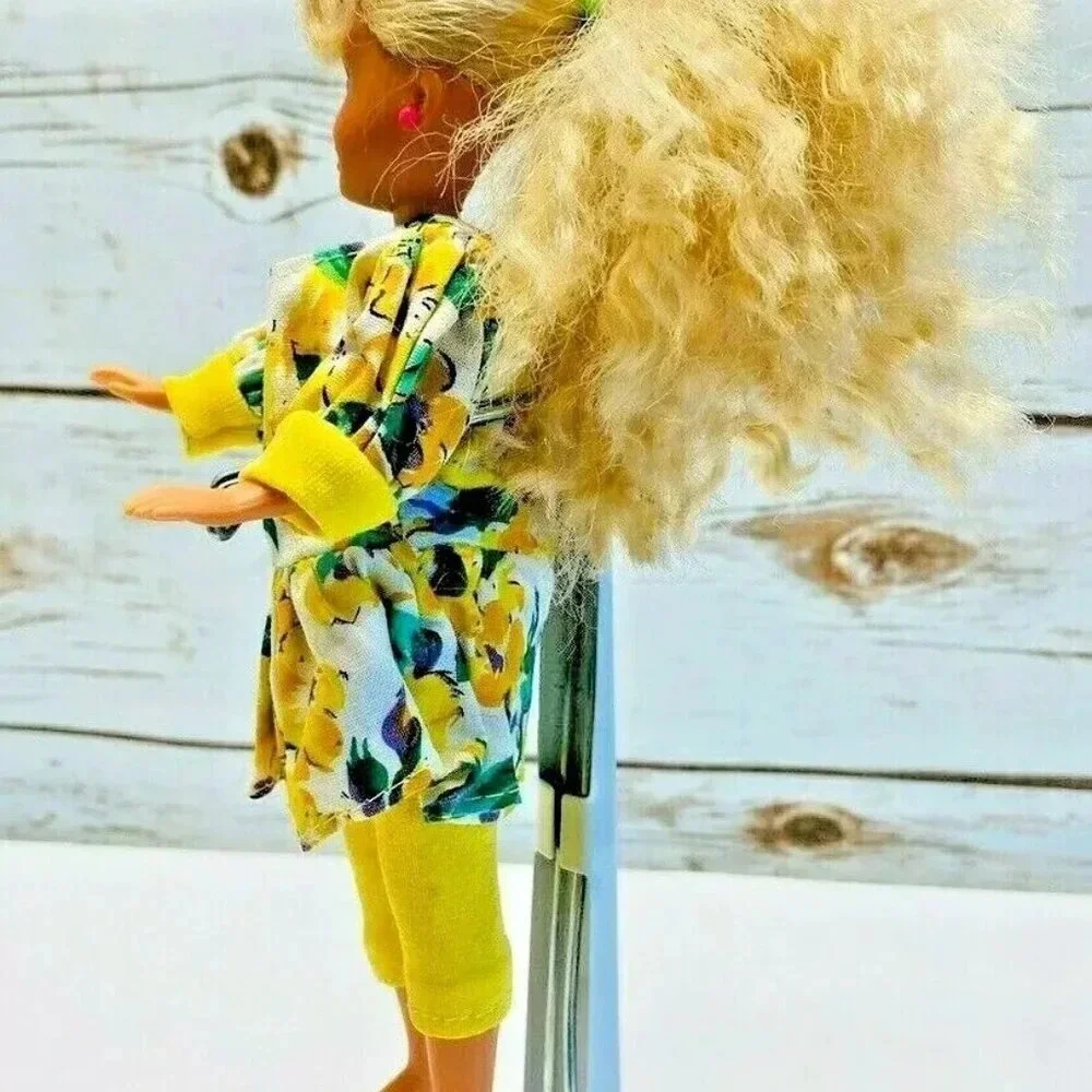 MATTEL BARBIE Stacie Doll Blond Hair Blue Eyes Yellow Dress & Pants 8